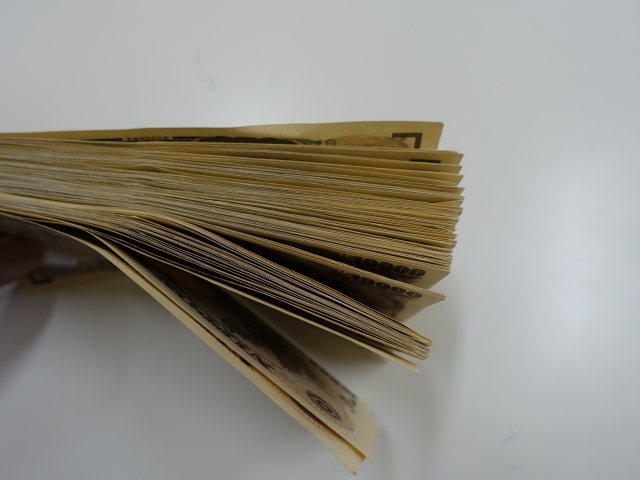 100万円